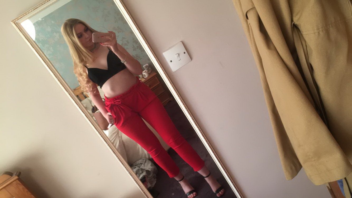 Selfie babe #6VgLlIG8