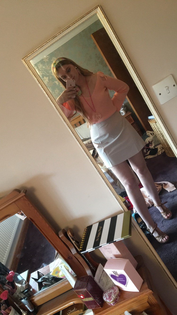 Selfie babe #CZhtXrrA