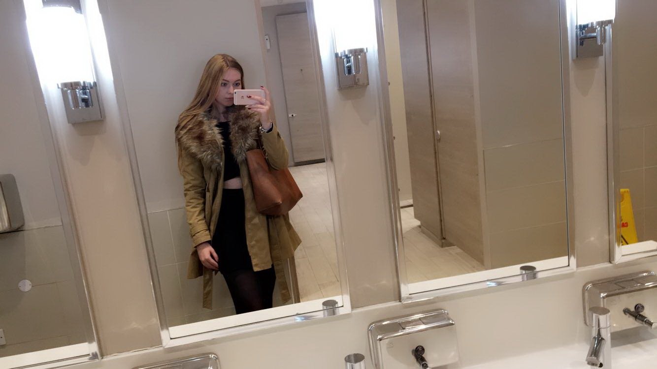 Selfie babe #tjI61KPr