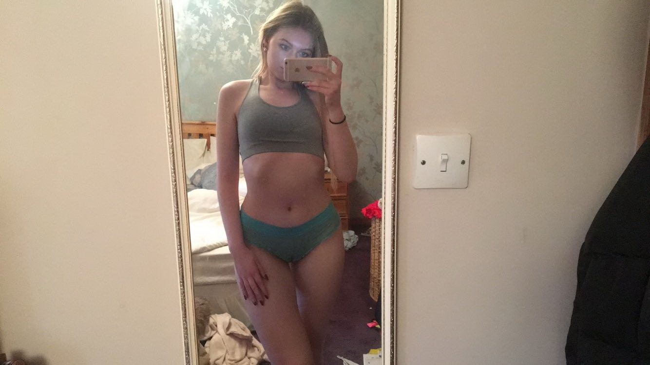 Selfie babe #yrm02SFv