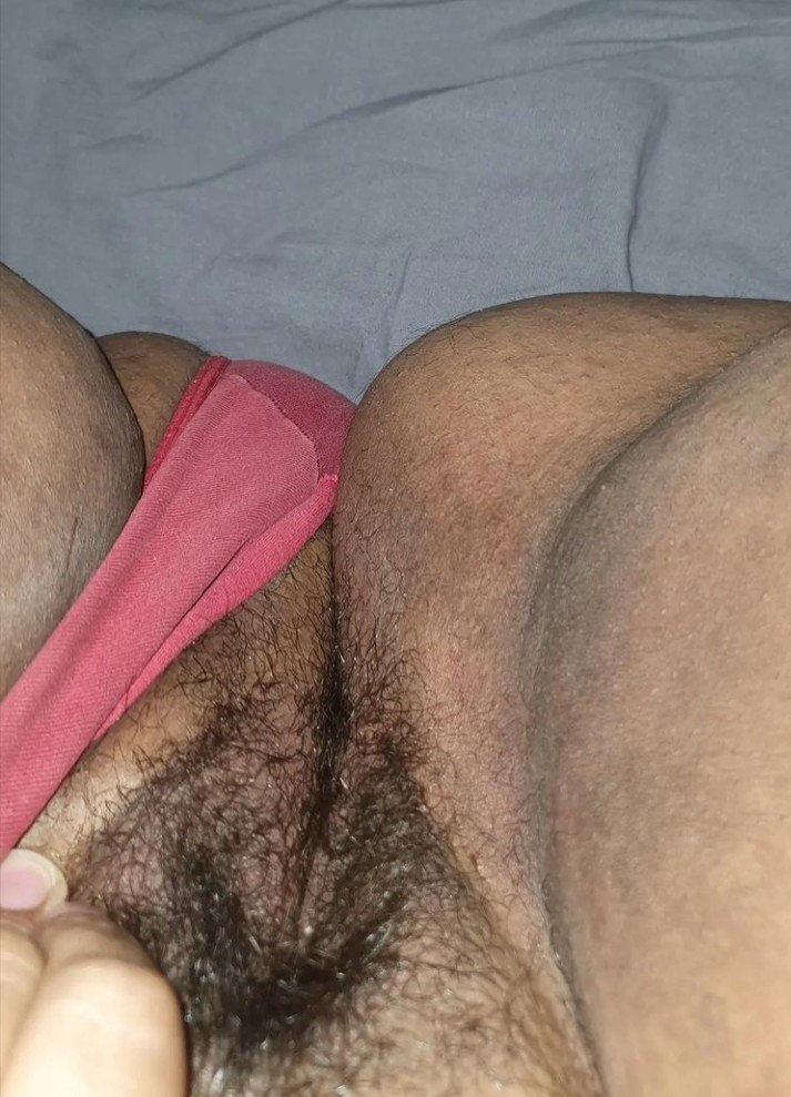 Beatriz Andrade gordinha safada da buceta peludinha gozando gostoso no pau de borracha #aZCMF4u0