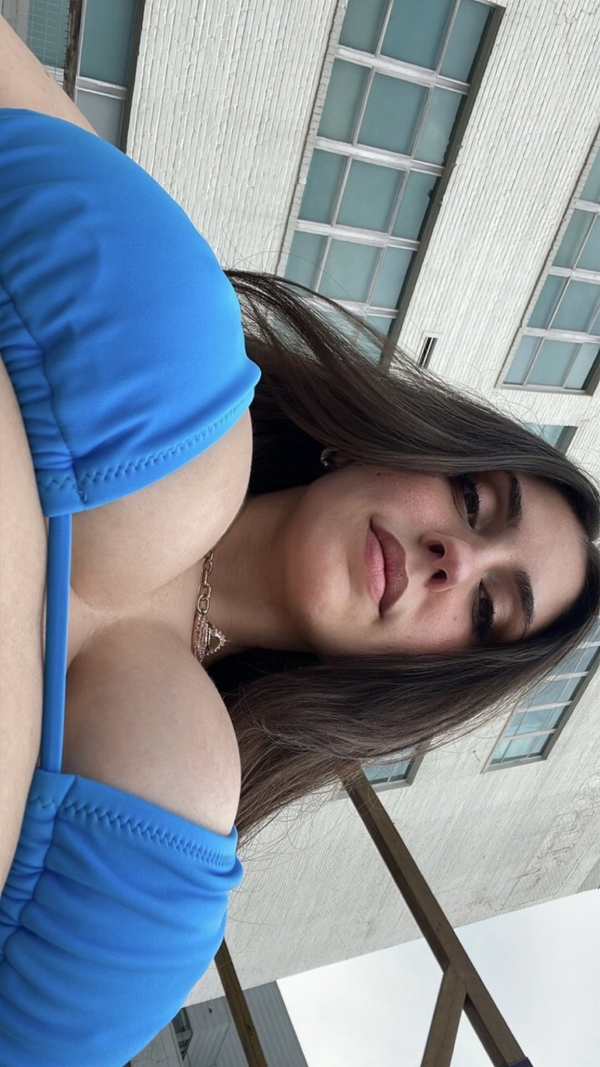 Snowbunny ❄️ Taylor #dNYsAHaj