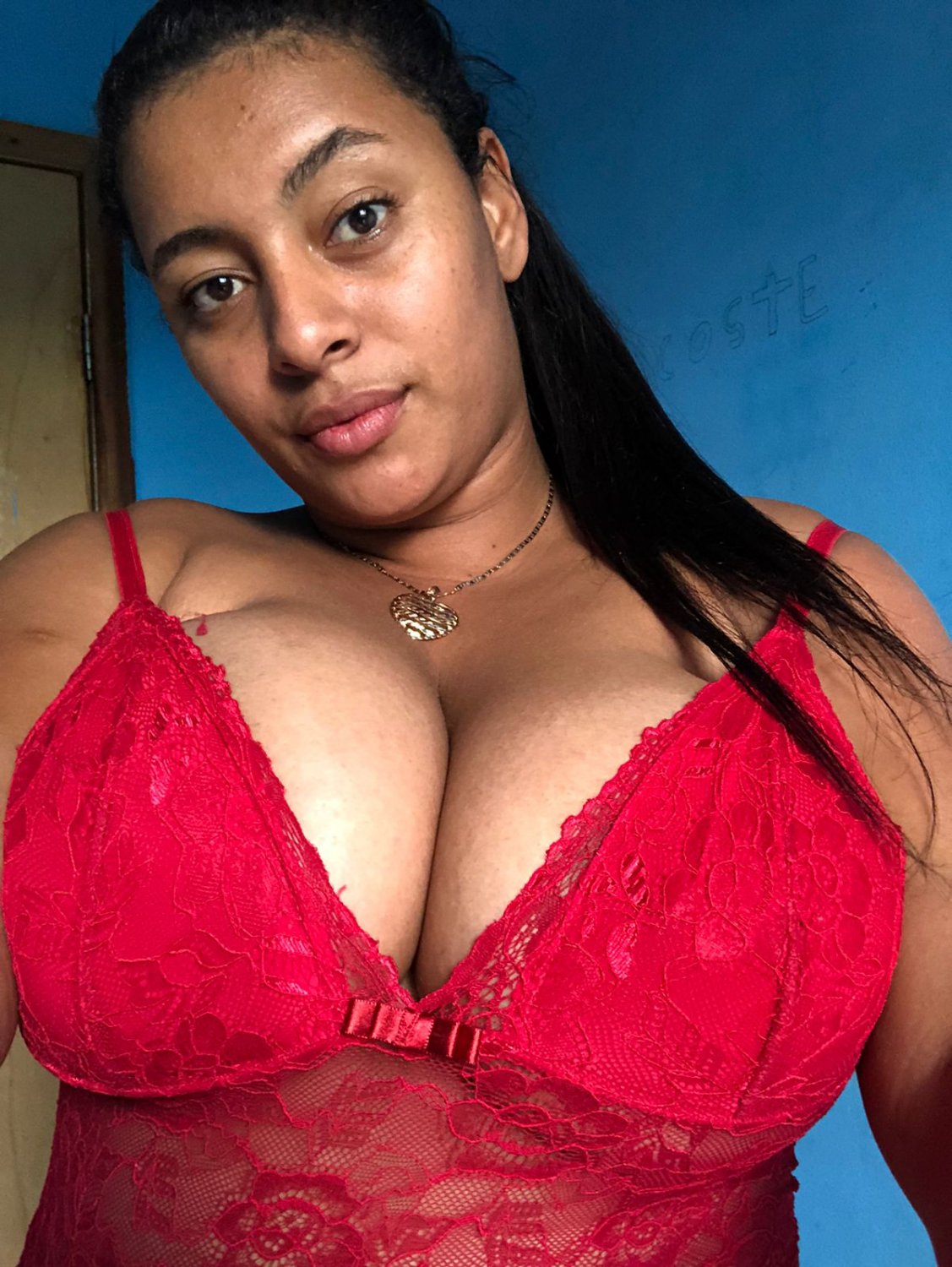 Neguinha gostosa de peitão #UYHXiOJn