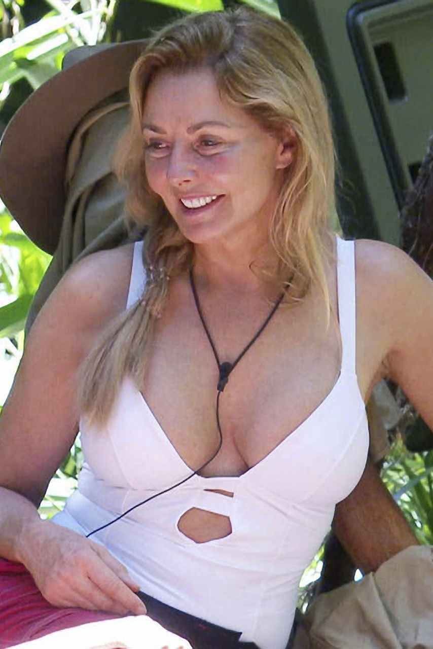 Carol Vorderman #Ahh5Ysf4
